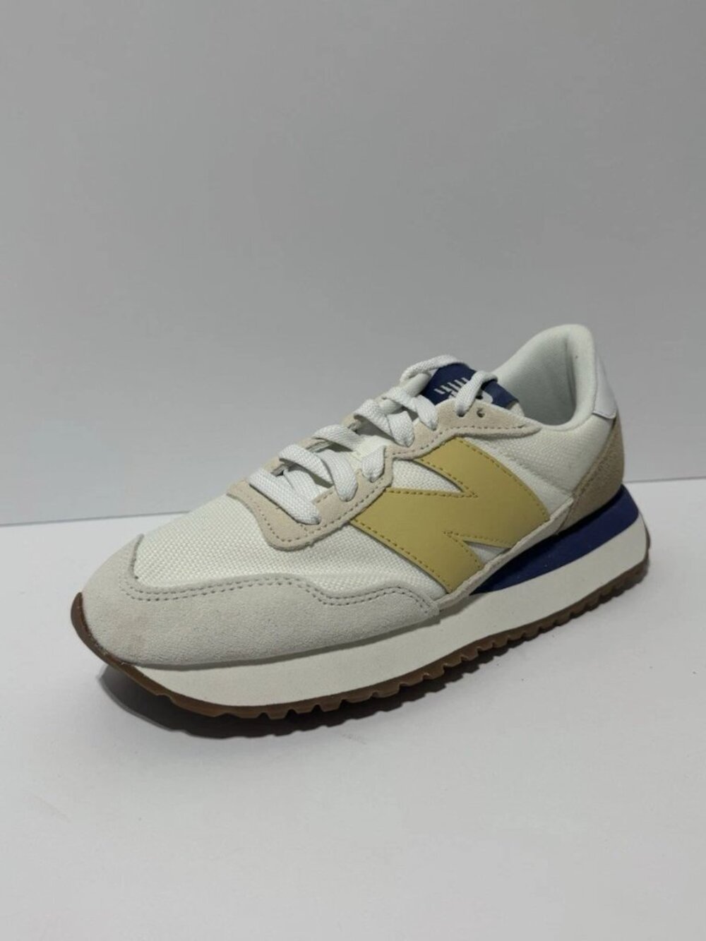 New Balance Womens 237 Sneakers White Size 8 B